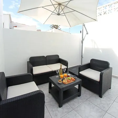 Prázdninový dům Cozy Spacious With Pool And Wi-fi Chayofita, 6b Arona (Tenerife)